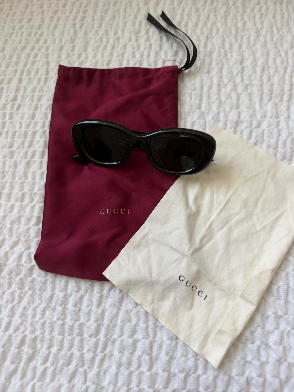 Gucci Black Cat-Eye Sunglasses with Burgundy Pouch and Cream Cloth